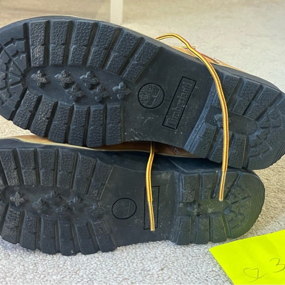 Kids Timberlands SZ 3 - Picture 3 of 5